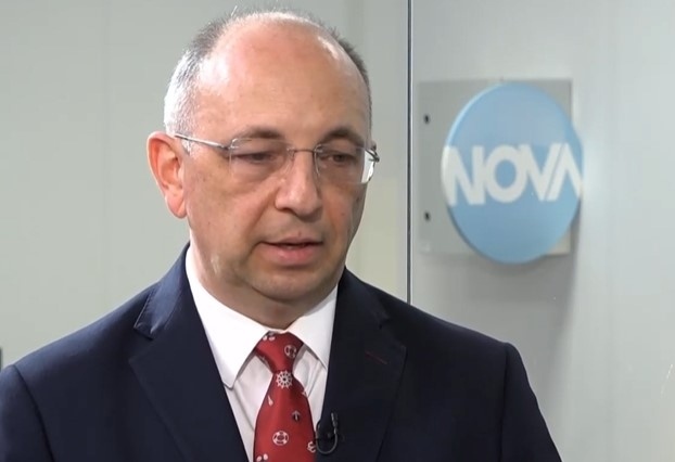 Николай Василев предлага ДДС за всички сектори да падне до 18%, 5% да е за туризма, а магистралите да са платени